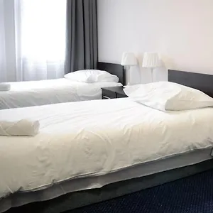 Baza Hotelowa Nowe Horyzonty Kompleks wypoczynkowy Warszawa